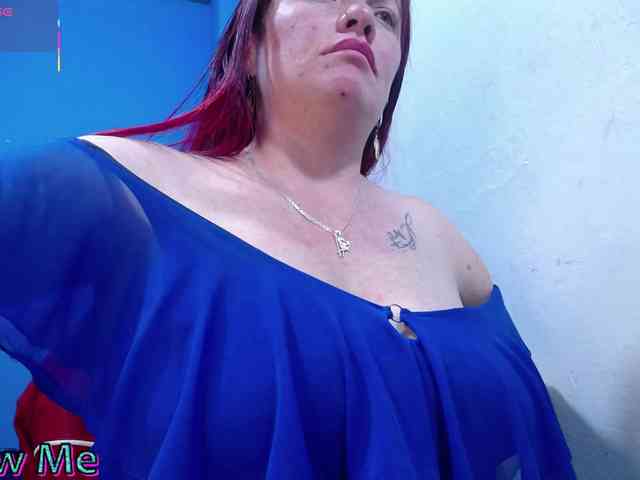 Model: Carolinhe