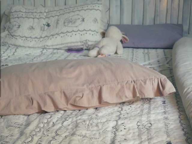 SlowlyLolly44 live webcam show