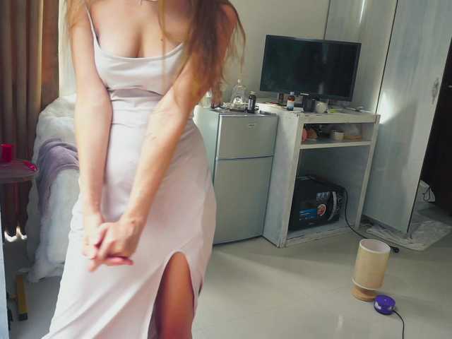 SlowlyLolly44 live cam