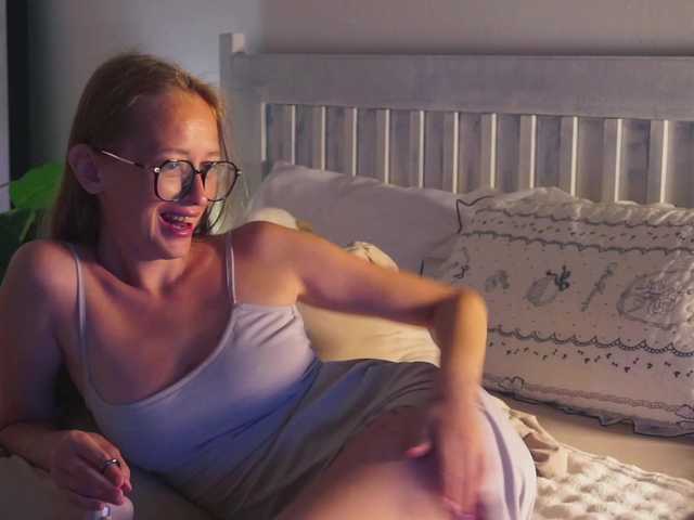 SlowlyLolly44 live cam on BongaCams