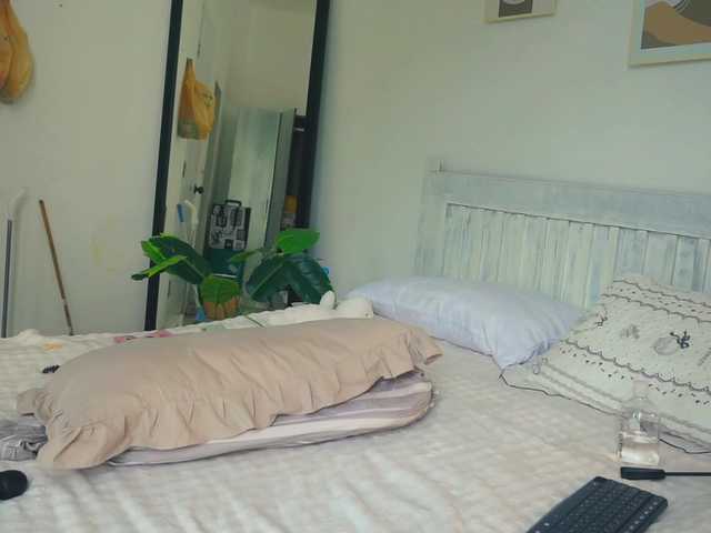 SlowlyLolly44 live cam on BongaCams