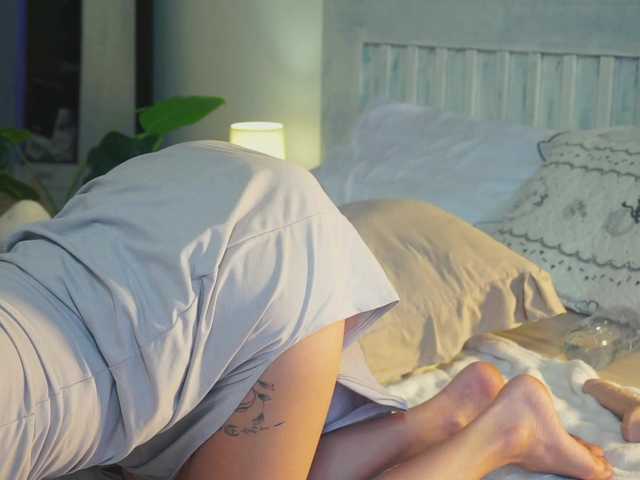 SlowlyLolly44 live cam on BongaCams
