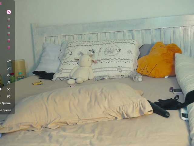 SlowlyLolly44 live cam on BongaCams