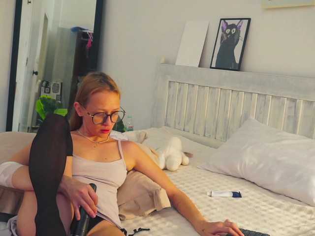 SlowlyLolly44 live cam on BongaCams