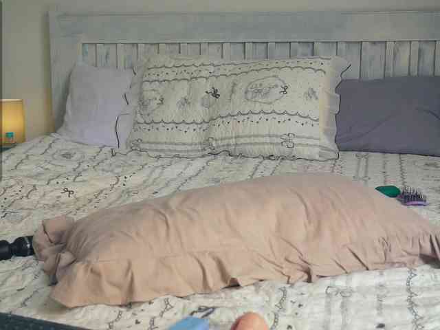 SlowlyLolly44 webcam