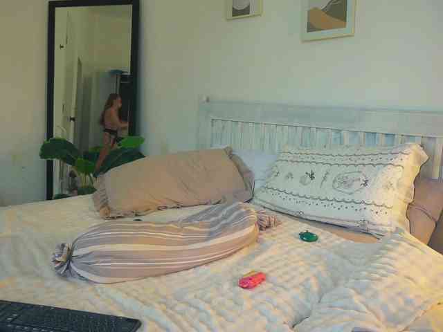 SlowlyLolly44 webcam