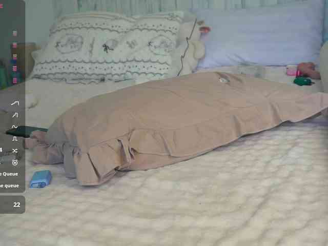 SlowlyLolly44 webcam