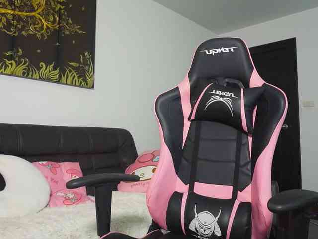 SlowlyLolly44 webcam