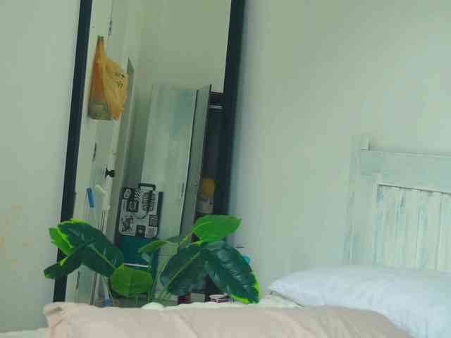 SlowlyLolly44 webcam