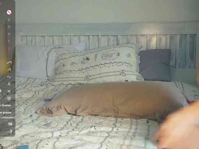 SlowlyLolly44 webcam
