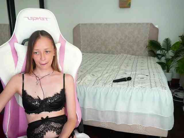 SlowlyLolly44 webcam