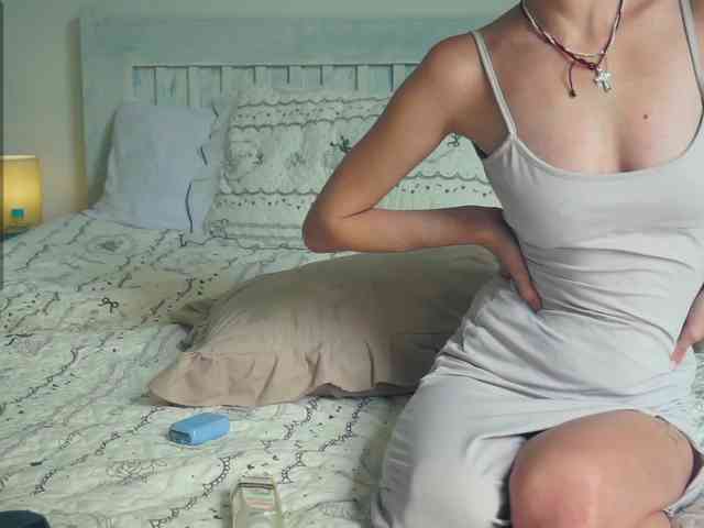 SlowlyLolly44 webcam