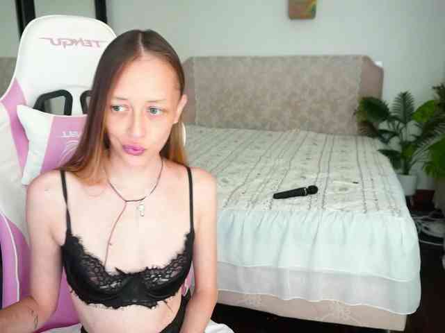 SlowlyLolly44 webcam