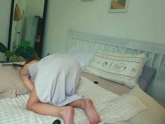 SlowlyLolly44 webcam