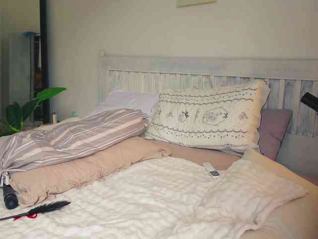 SlowlyLolly44 webcam