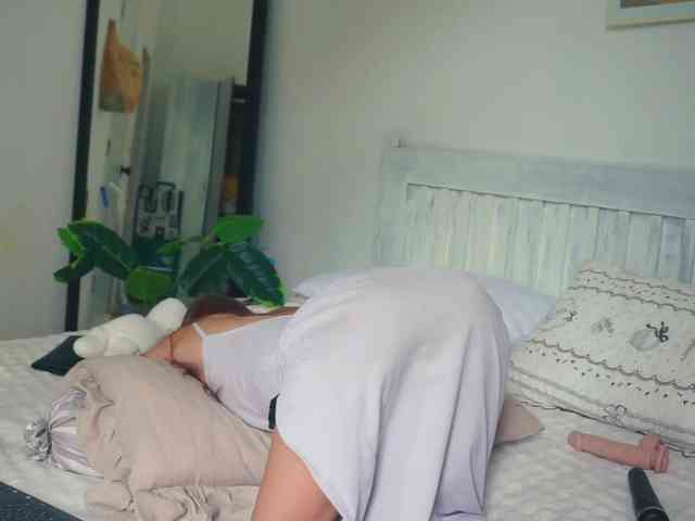 SlowlyLolly44 webcam