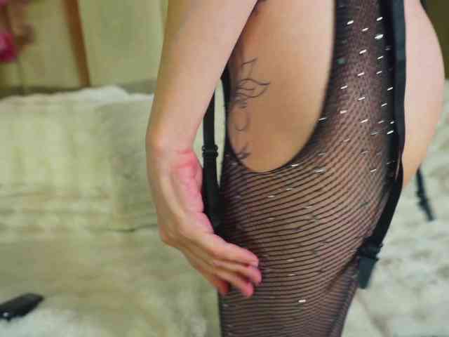 SlowlyLolly44 webcam