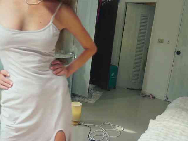 SlowlyLolly44 webcam