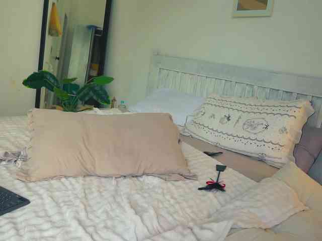 SlowlyLolly44 webcam
