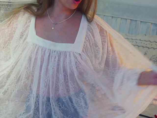 SlowlyLolly44 webcam