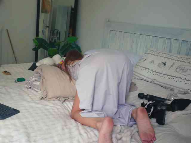 SlowlyLolly44 webcam