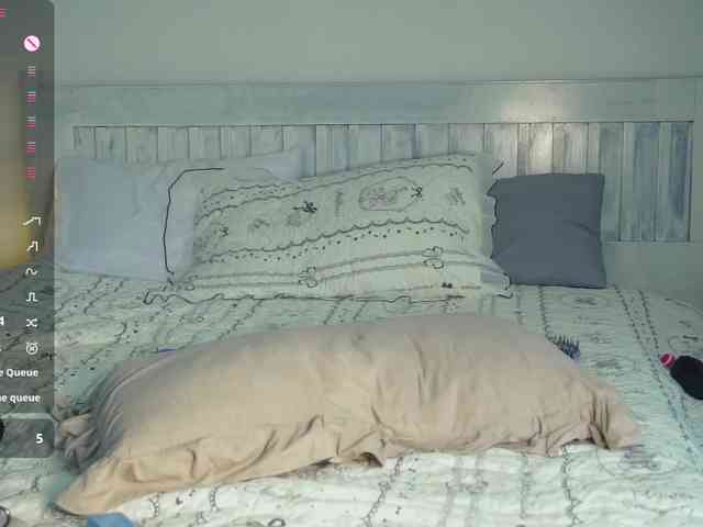 SlowlyLolly44 webcam