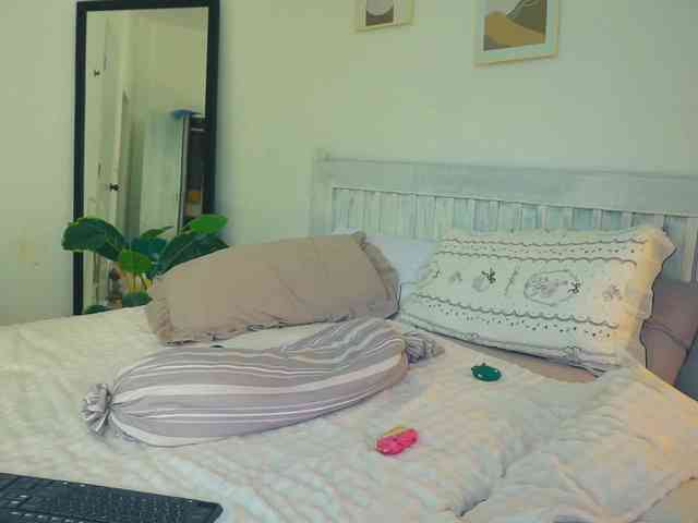 SlowlyLolly44 webcam