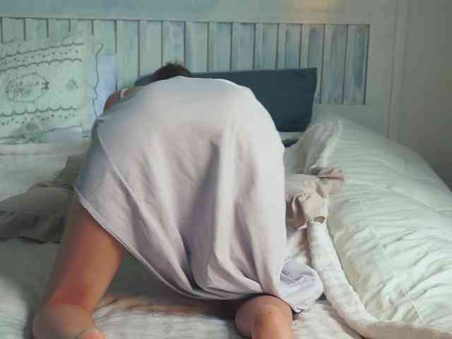 SlowlyLolly44 webcam