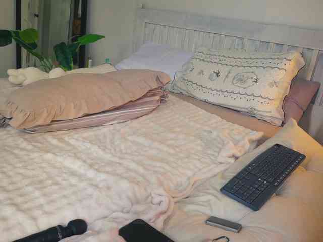 SlowlyLolly44 webcam