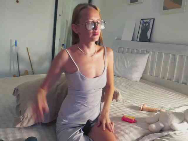 SlowlyLolly44 webcam