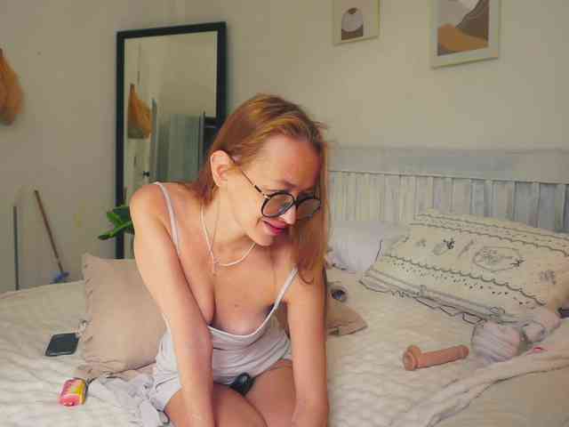 SlowlyLolly44 webcam