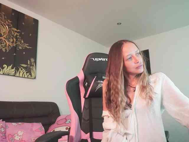 SlowlyLolly44 webcam