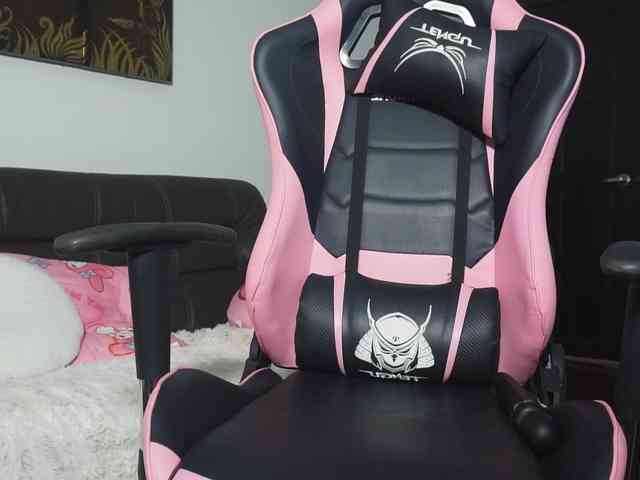 Модель: SlowlyLolly44