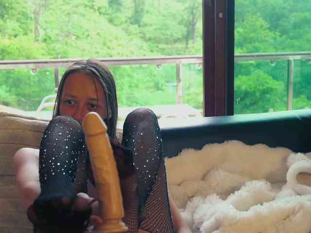 SlowlyLolly44 webcam