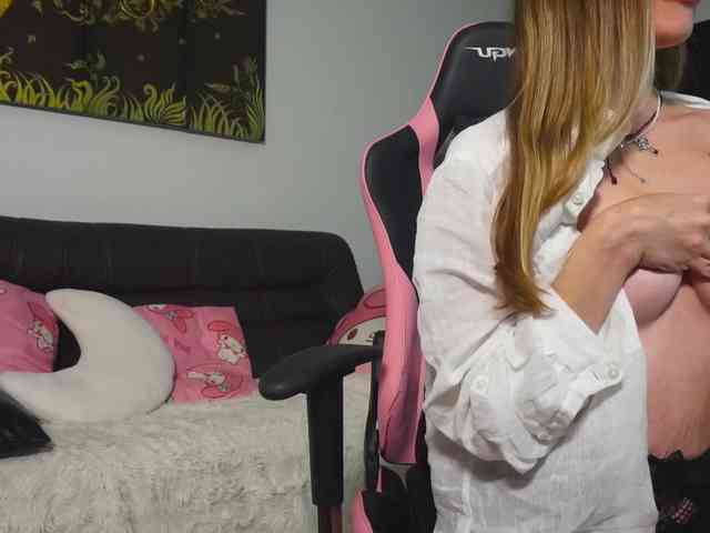 SlowlyLolly44 webcam