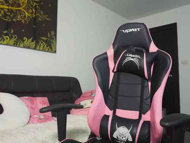 SlowlyLolly44 webcam