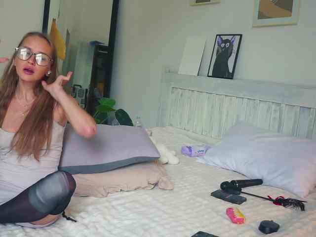 SlowlyLolly44 webcam