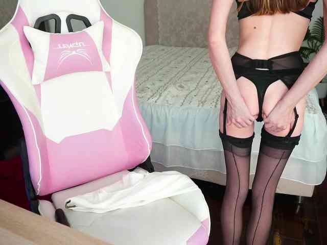 SlowlyLolly44 webcam