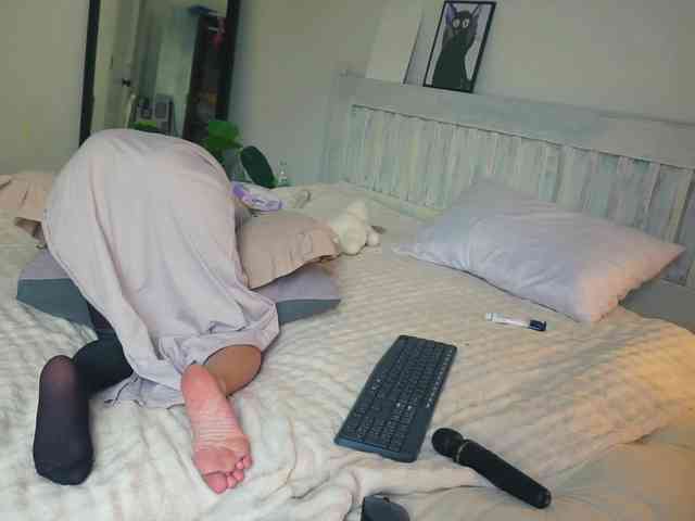 SlowlyLolly44 webcam