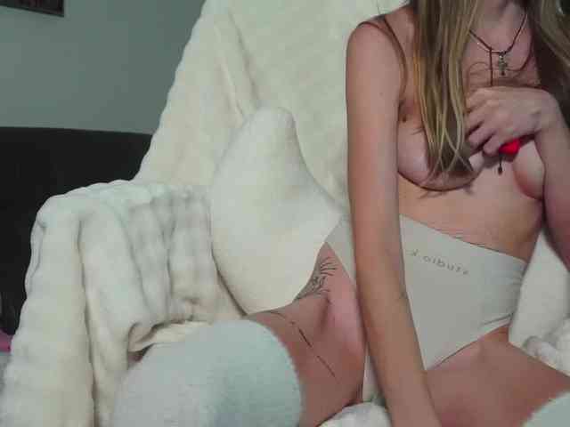 SlowlyLolly44 webcam