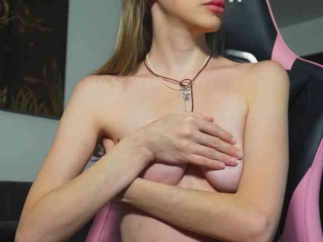 SlowlyLolly44 webcam