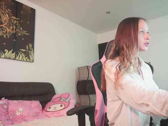 SlowlyLolly44 webcam