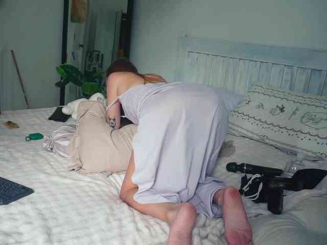 SlowlyLolly44 webcam