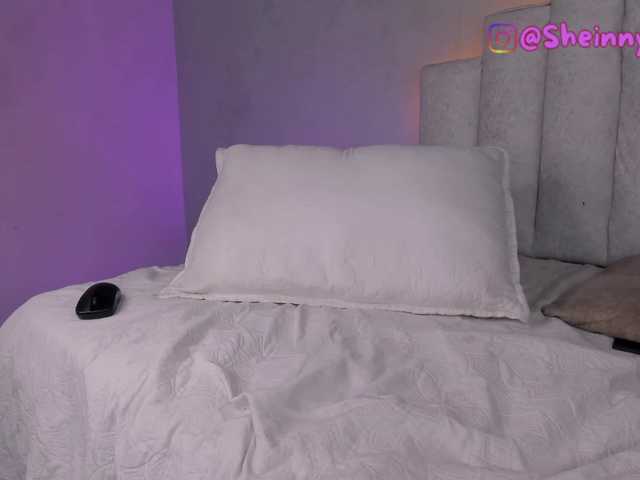 Sheinny-brown1 live webcam show