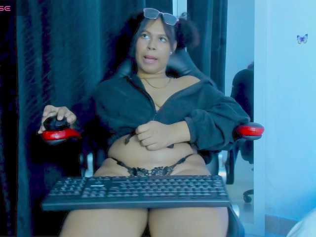tatianasquirthot live cam on BongaCams