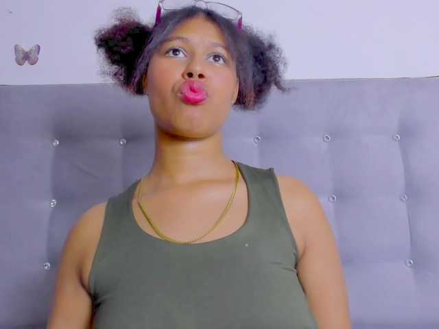 tatianasquirthot live cam on BongaCams