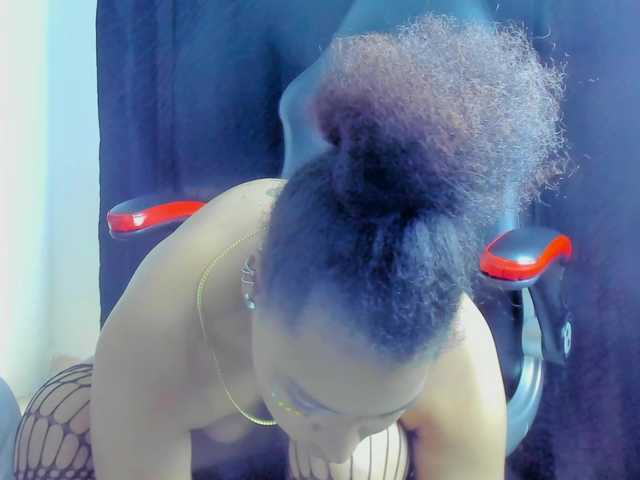 tatianasquirthot live cam on BongaCams