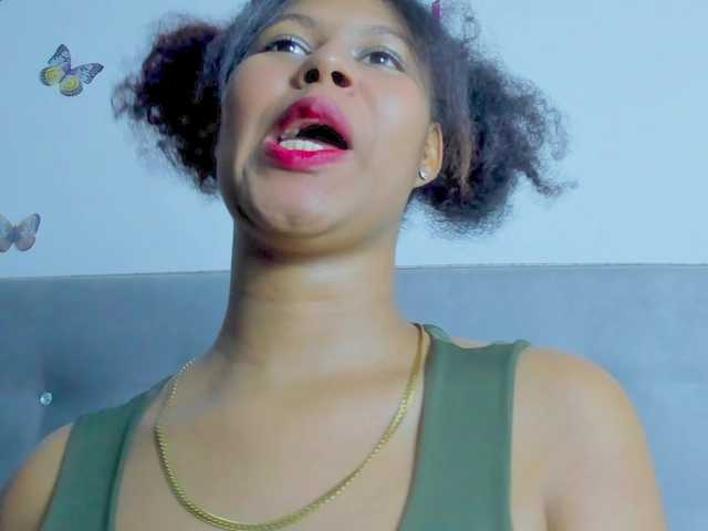 tatianasquirthot live cam on BongaCams