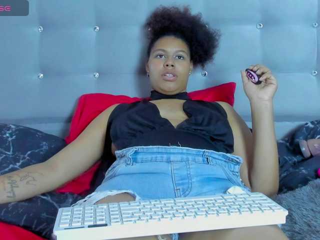 tatianasquirthot live cam on BongaCams