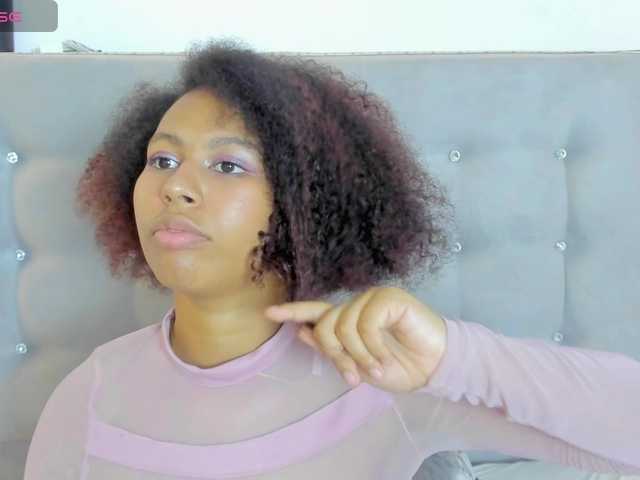 tatianasquirthot Live Cam and Statistics on UnifiedCams